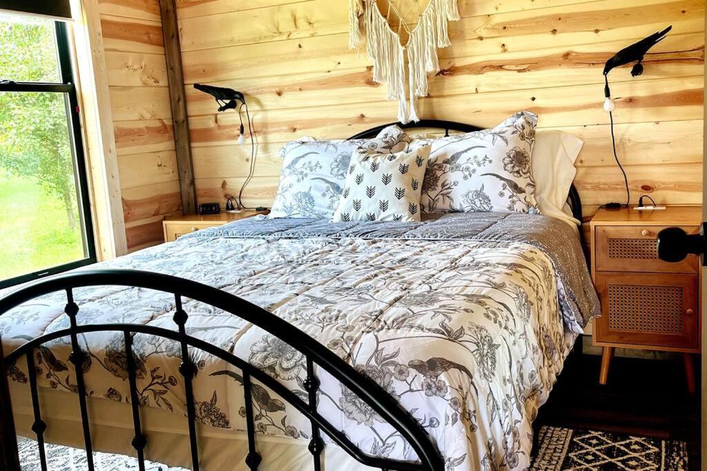 #4 Kentucky Bourbon Trail Bourbon Barrel Cottages 로렌스버그 외부 사진